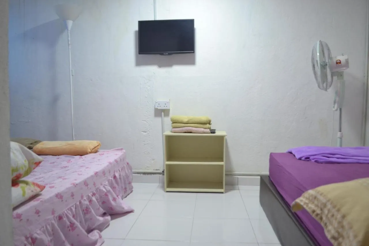 Spot On 89821 Batu Maung Sempoi Inn And Cafe 2*,