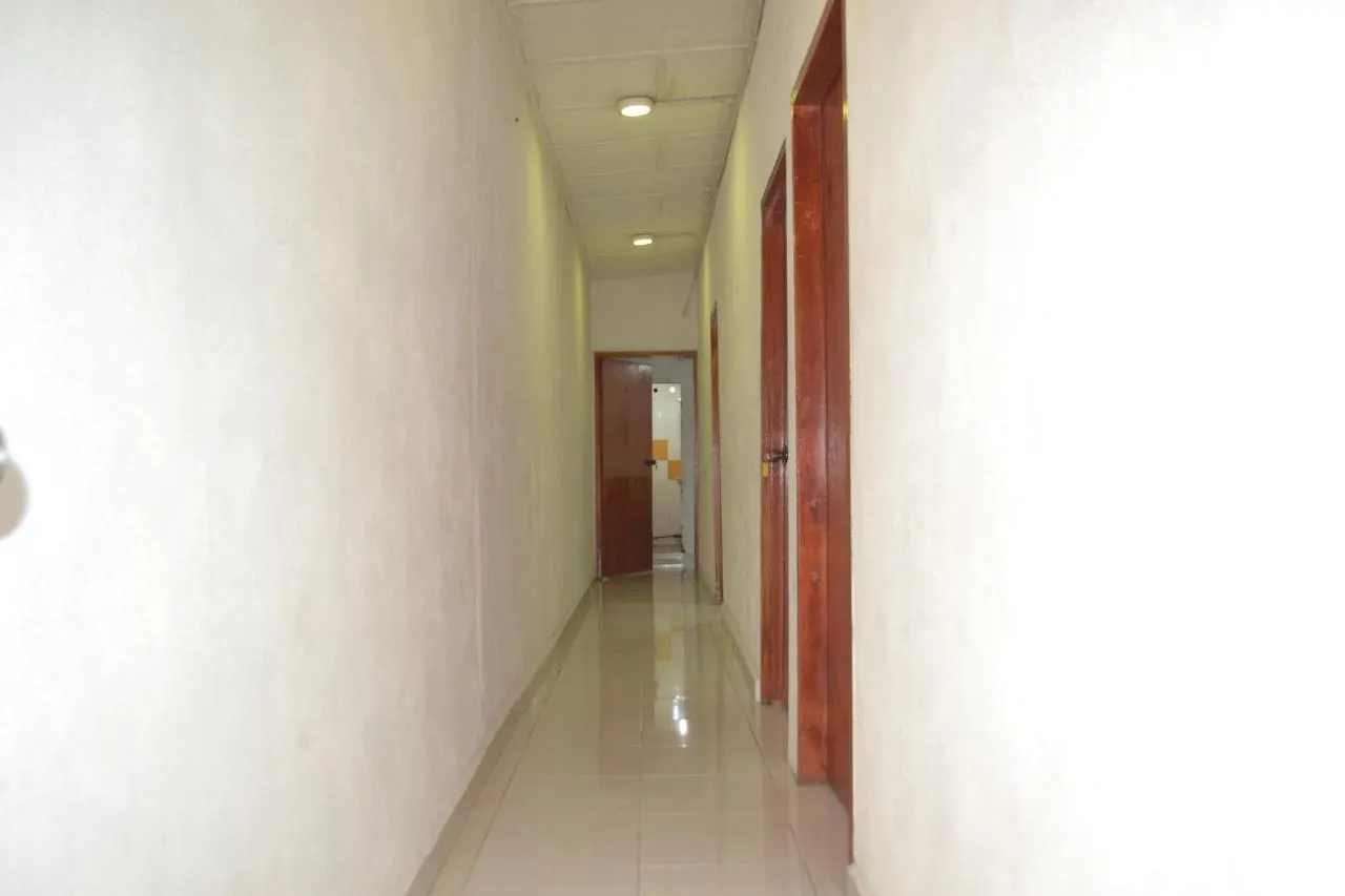 Spot On 89821 Batu Maung Sempoi Inn And Cafe Hotel
