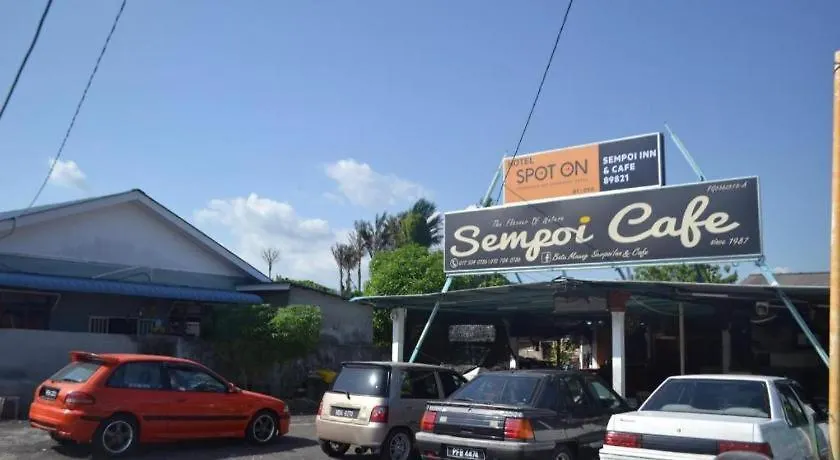 Hotel Spot On 89821 Batu Maung Sempoi Inn And Cafe