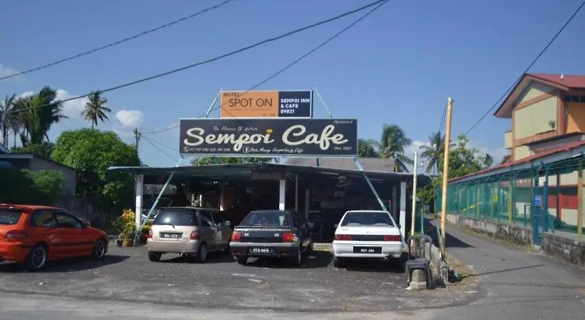 Spot On 89821 Batu Maung Sempoi Inn And Cafe Hotel