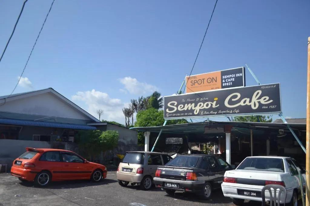 Spot On 89821 Batu Maung Sempoi Inn And Cafe 2*,  Malaysia