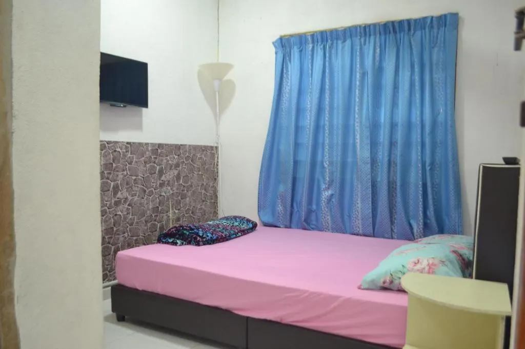 Spot On 89821 Batu Maung Sempoi Inn And Cafe 2*,