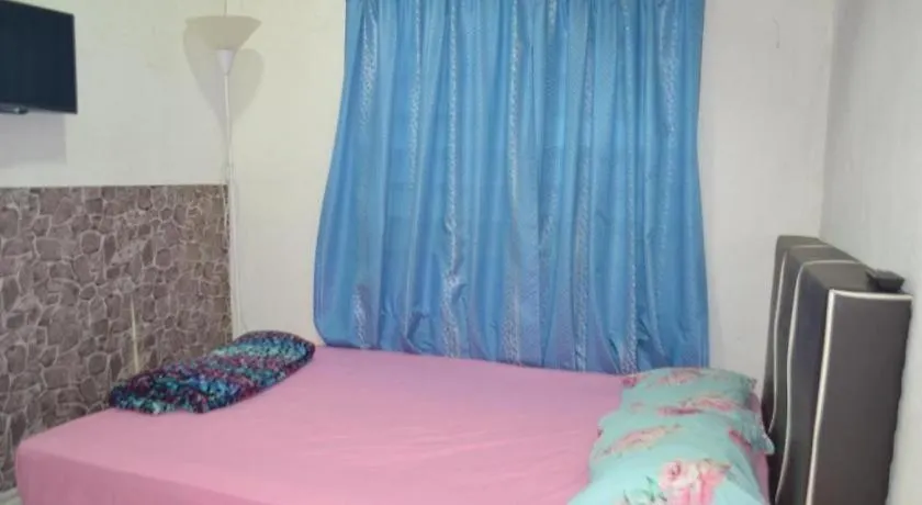 Hotel Spot On 89821 Batu Maung Sempoi Inn And Cafe
