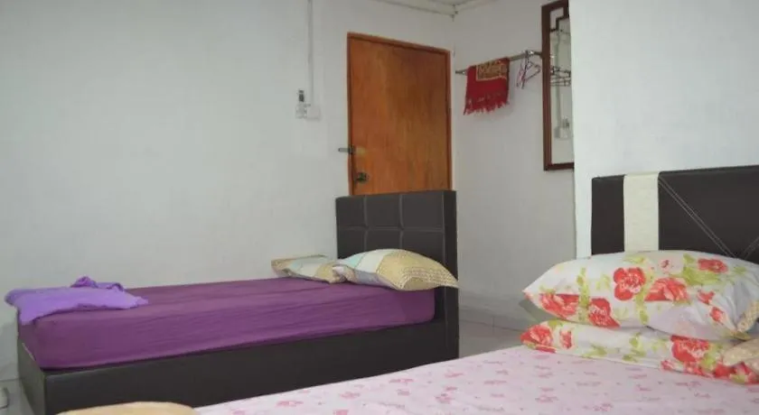 Spot On 89821 Batu Maung Sempoi Inn And Cafe 2*,